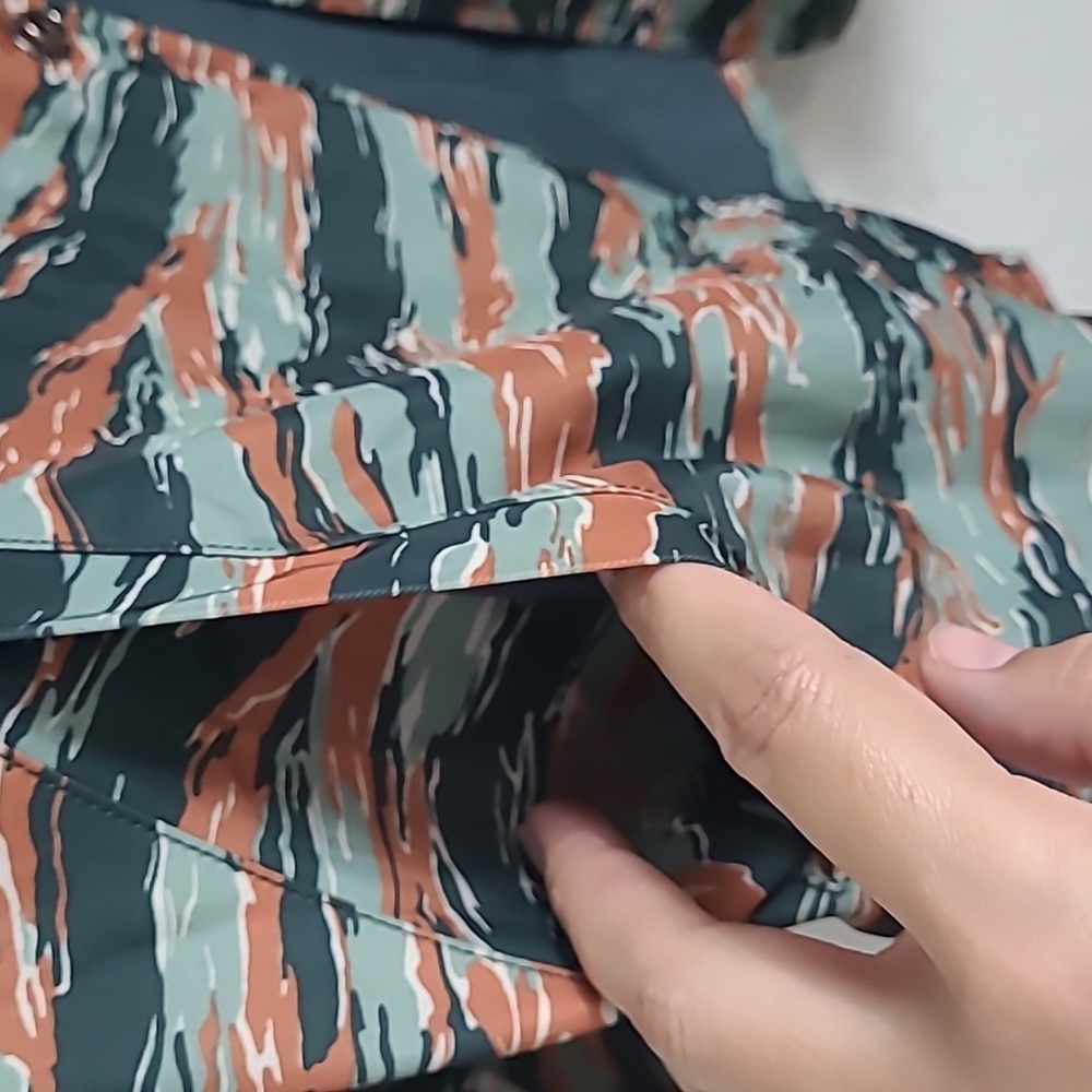 Fabletics Camouflage Patterned Jacket Size Large - image 3